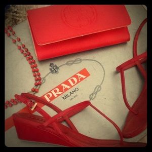 Guess special edition leather wallet/ clutch nwt